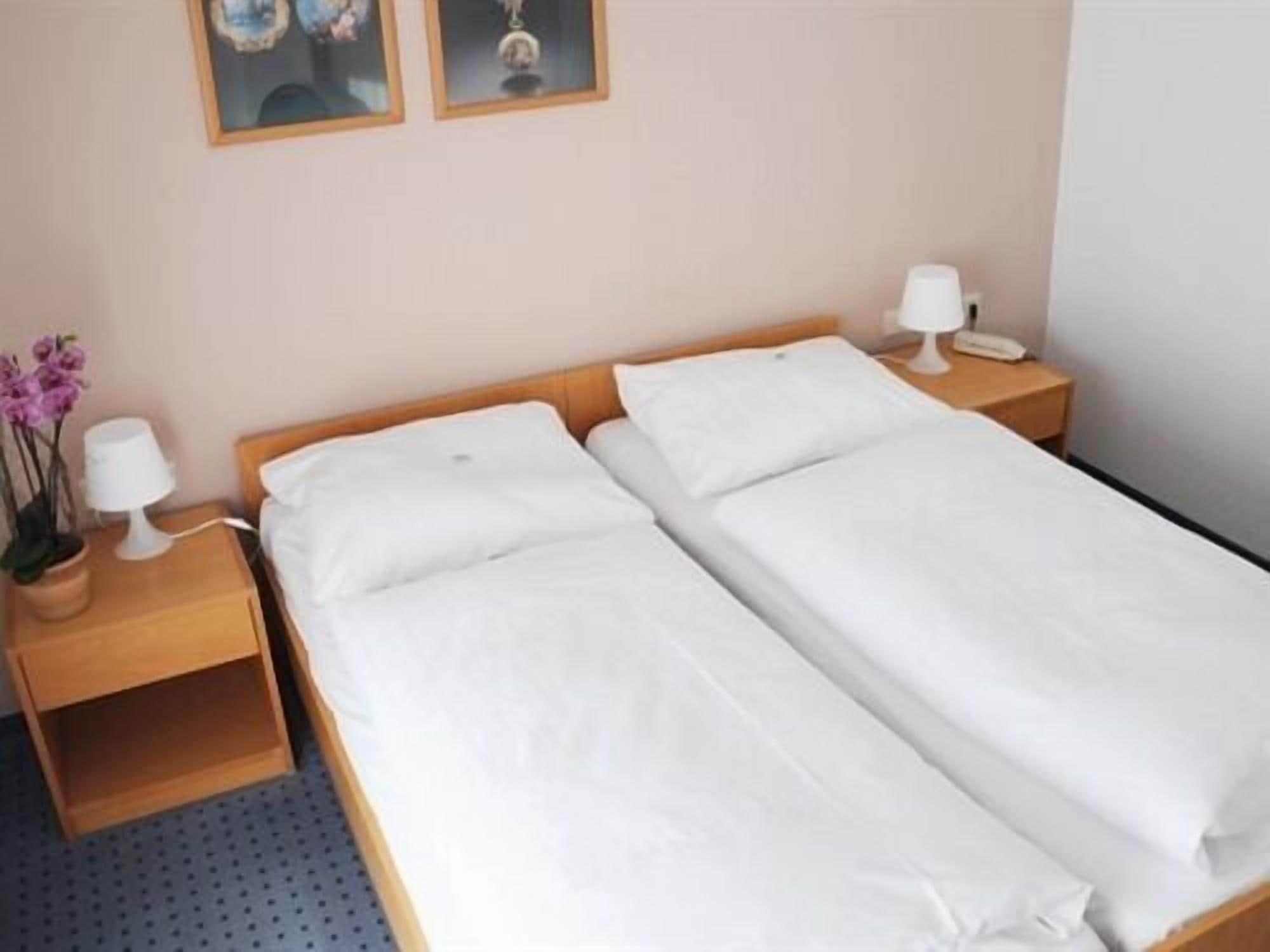Hotel Ulmer Stuben Екстер'єр фото